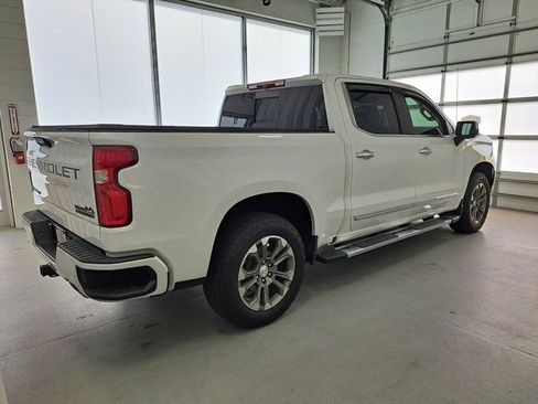 Used 2023 Chevrolet Silverado 1500 High Country w/ Z71 Off-Road Package AWD/4WD image 5