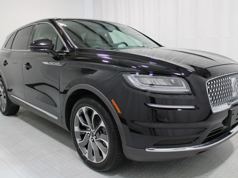 Used 2022 Lincoln Nautilus Reserve AWD/4WD image 4