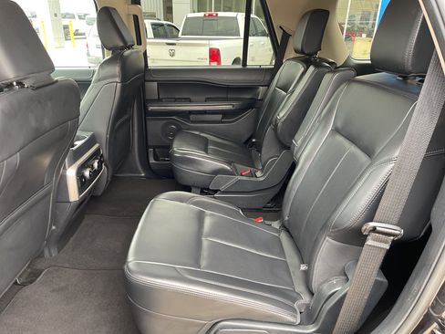 Used 2024 Ford Expedition XLT image 5