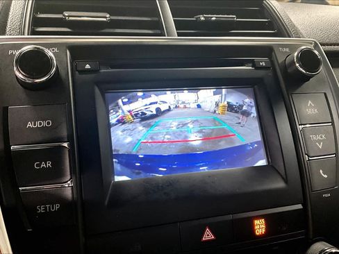 Used 2016 Toyota Camry SE FWD image 27