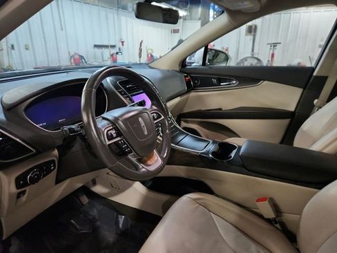 Used 2019 Lincoln Nautilus Reserve image 7