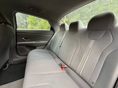 Used 2021 Hyundai Elantra SEL w/ Convenience Package image 34