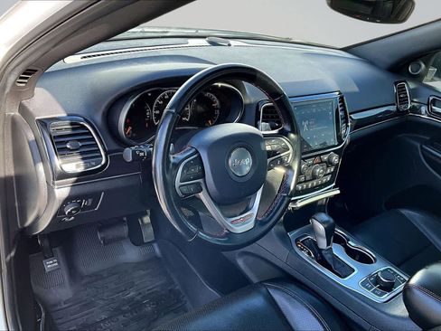 Used 2020 Jeep Grand Cherokee Trailhawk w/ Trailhawk Luxury Group AWD/4WD image 2