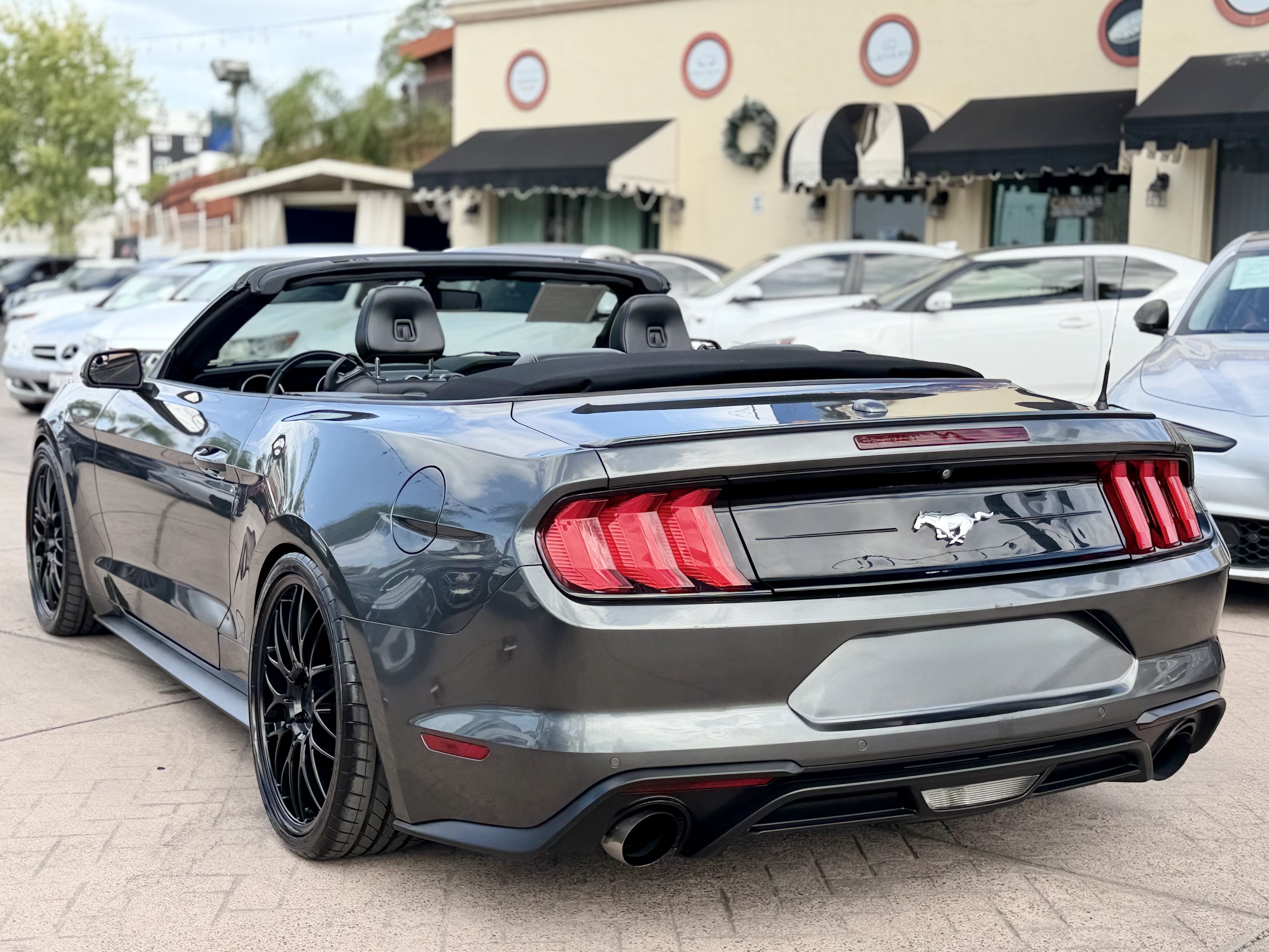 Used 2018 Ford Mustang Premium RWD image 12