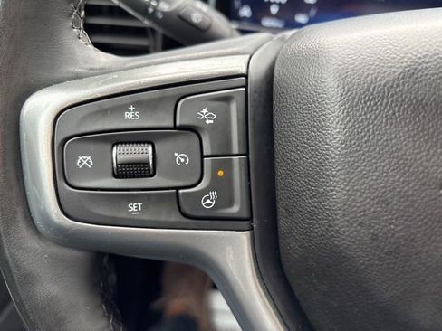 Used 2023 Chevrolet Silverado 1500 LT AWD/4WD image 3