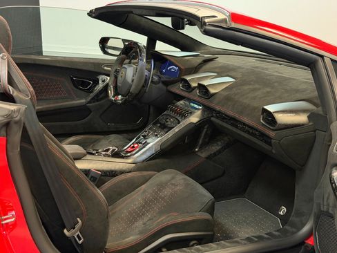 Used 2018 Lamborghini Huracan Performante AWD/4WD image 14