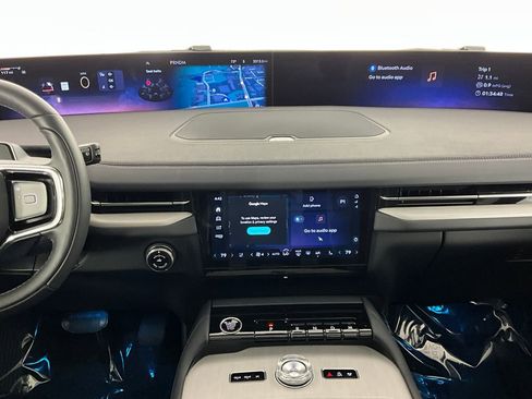 Used 2025 Lincoln Navigator Reserve image 12