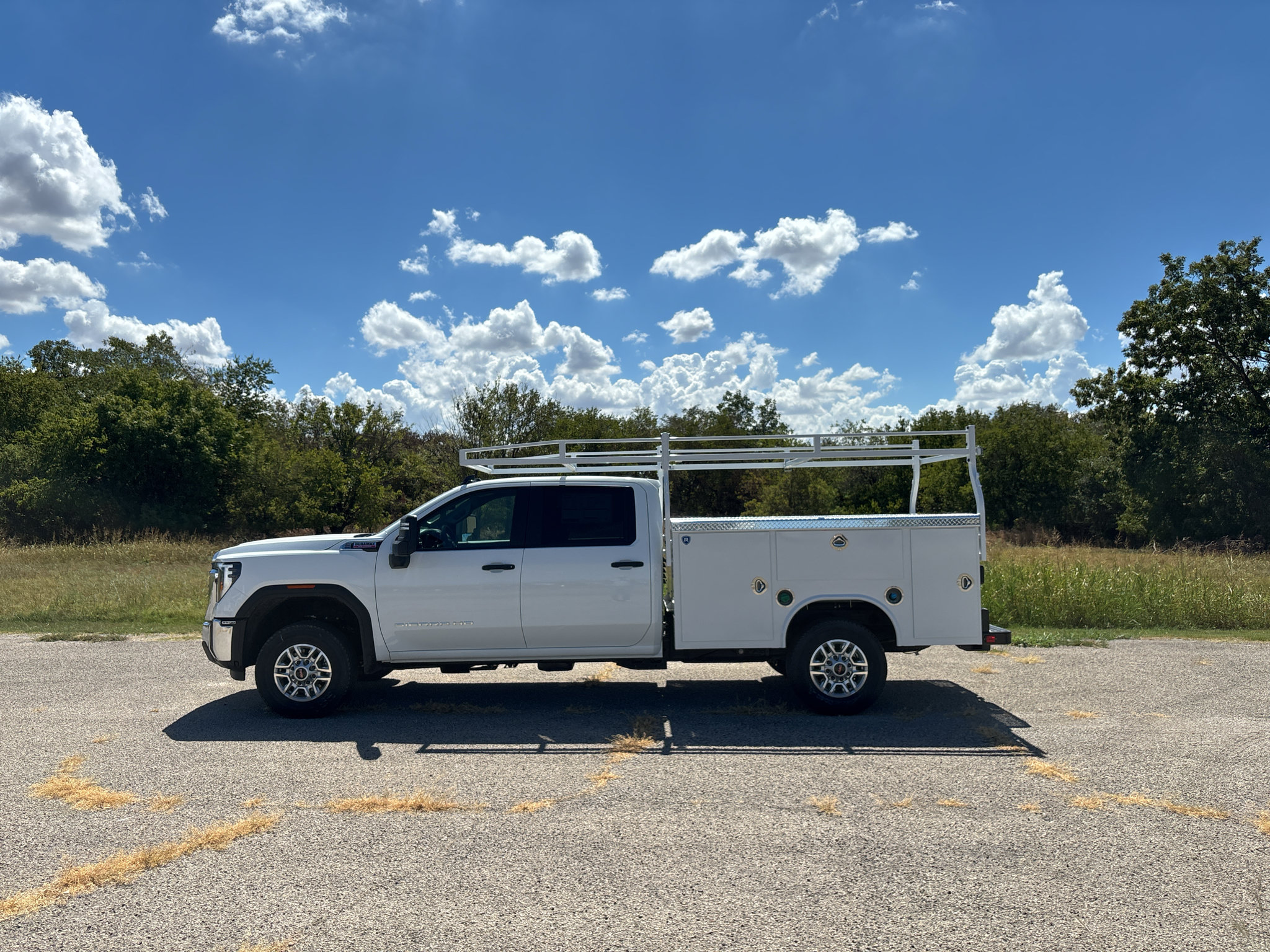 Used 2026 GMC Sierra 2500 Pro w/ Convenience Package AWD/4WD image 10