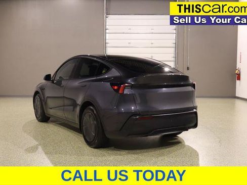 Used 2026 Tesla Model Y 2WD image 5