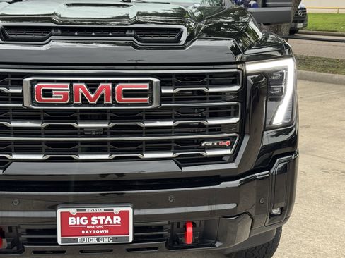 Used 2025 GMC Sierra 2500 AT4 AWD/4WD image 5