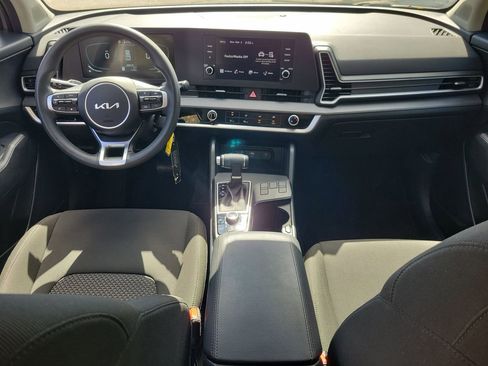 Used 2025 Kia Sportage LX image 11