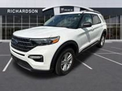 Used 2024 Ford Explorer XLT w/ Equipment Group 202A AWD/4WD image 12