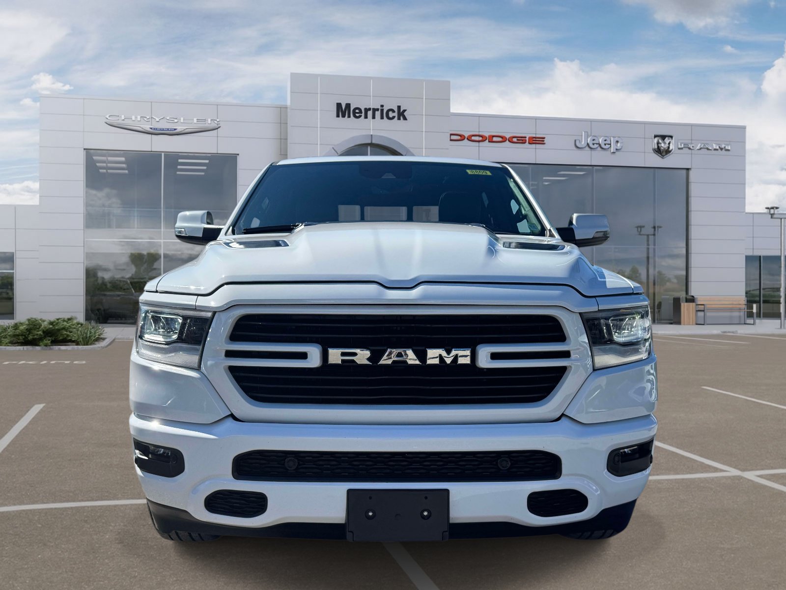 Used 2024 RAM 1500 Laramie AWD/4WD image 3