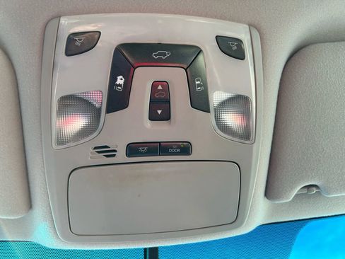 Used 2012 Toyota Sienna XLE image 21