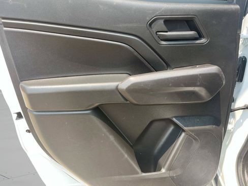 Used 2025 Chevrolet Colorado W/T RWD image 16