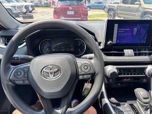 Used 2025 Toyota RAV4 LE AWD/4WD image 15
