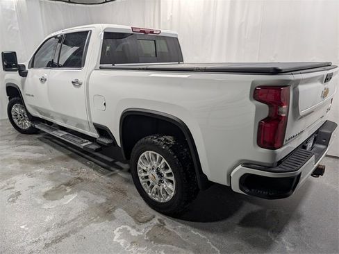 Used 2023 Chevrolet Silverado 2500 High Country w/ Z71 Off-Road Package image 9