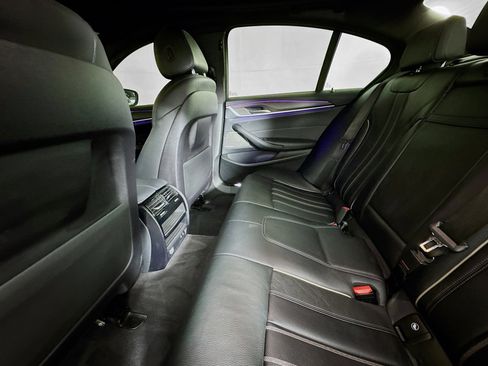 Used 2023 BMW 530e w/ M Sport Package image 24