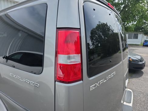 Used 2022 GMC Savana 2500 w/ Enhanced Convenience Package RWD image 31