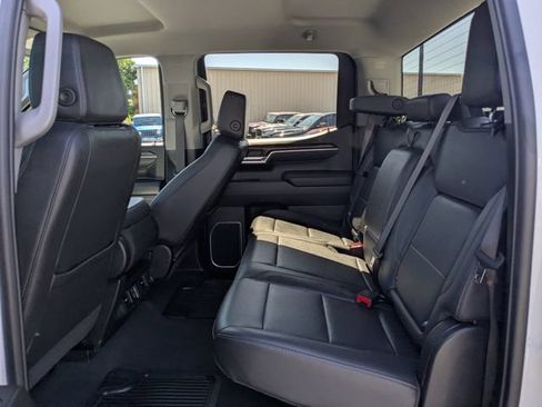 Used 2025 GMC Sierra 1500 SLT AWD/4WD image 13