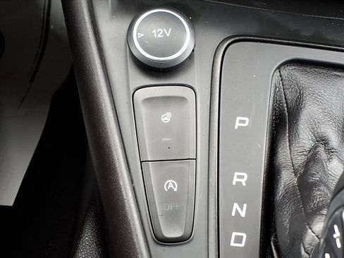 Used 2017 Ford Focus SE image 19