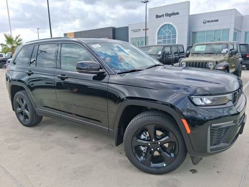 New 2026 Jeep Grand Cherokee Limited RWD image 1