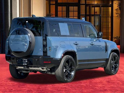 New 2026 Land Rover Defender 110 X-Dynamic SE image 10