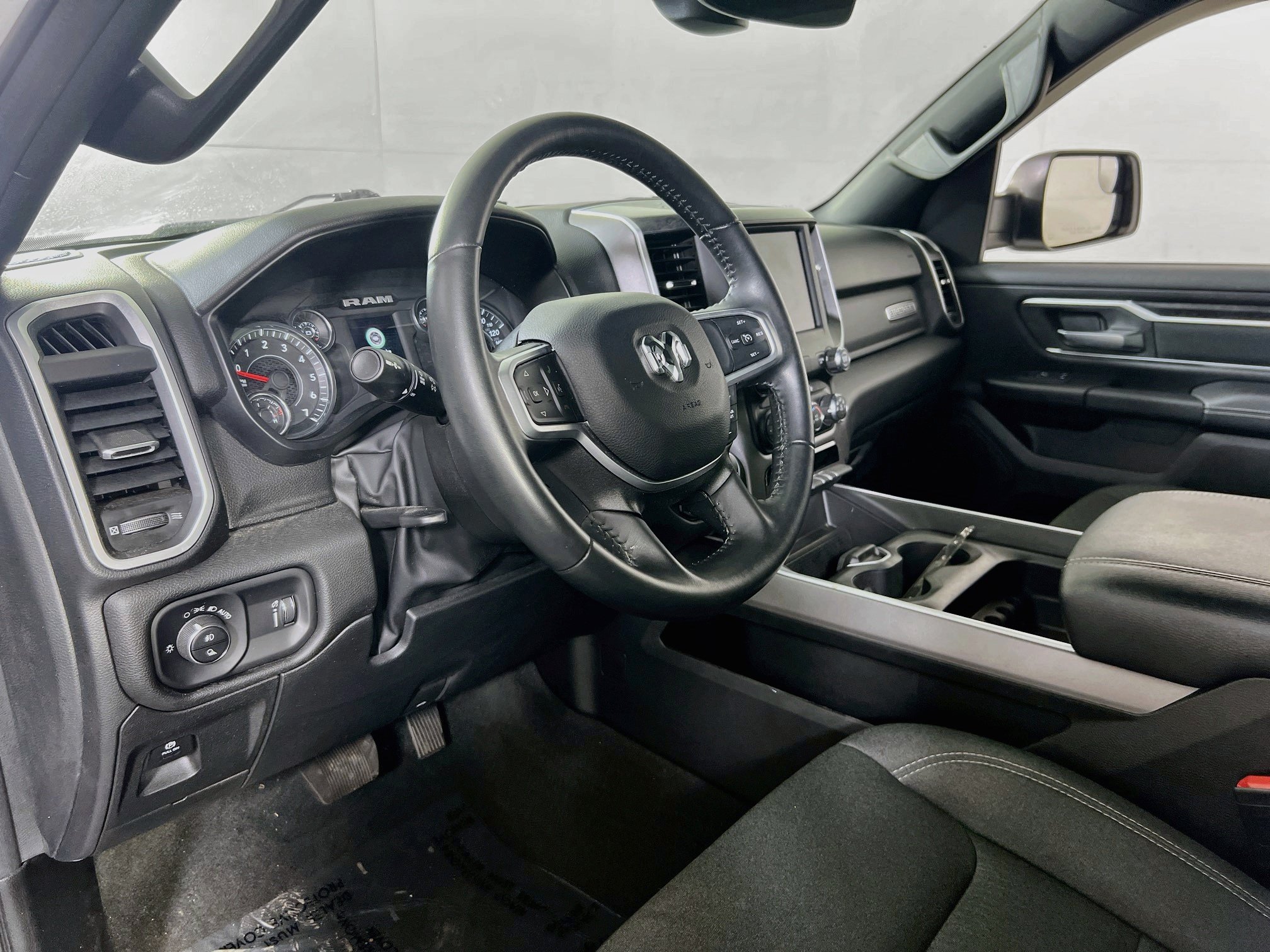 Used 2023 RAM 1500 Big Horn AWD/4WD image 9