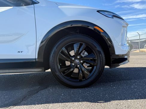 Used 2025 Buick Encore GX Sport Touring w/ Advanced Technology Package image 9