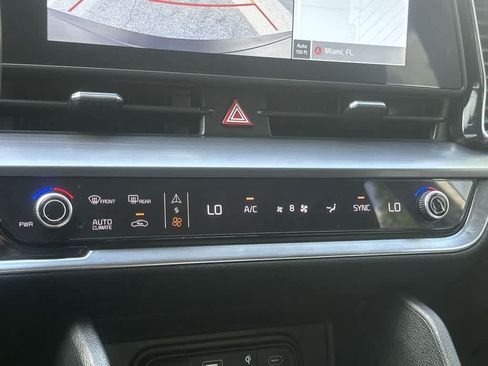 Certified 2025 Kia Sportage EX FWD image 27
