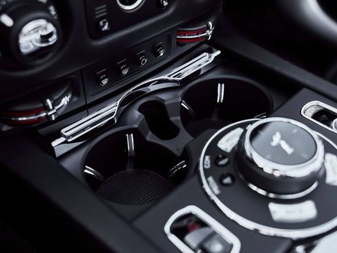 Used 2018 Rolls-Royce Dawn RWD image 63