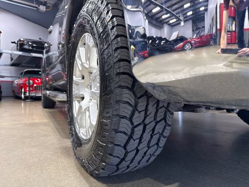 Used 2019 Nissan Titan SV AWD/4WD image 53