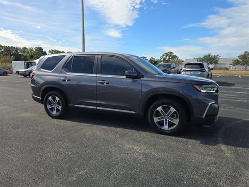 Certified 2025 Honda Pilot EX-L image 2