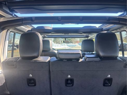 Used 2023 Jeep Wrangler Sahara w/ Cold Weather Group image 9