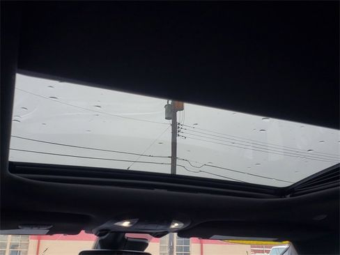 Used 2020 Chrysler Pacifica Limited image 31