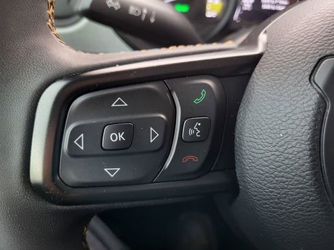 Used 2024 Jeep Wrangler Unlimited image 29