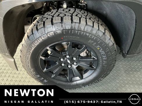 Used 2020 Chevrolet Colorado Z71 w/ Z71 Midnight Edition AWD/4WD image 44