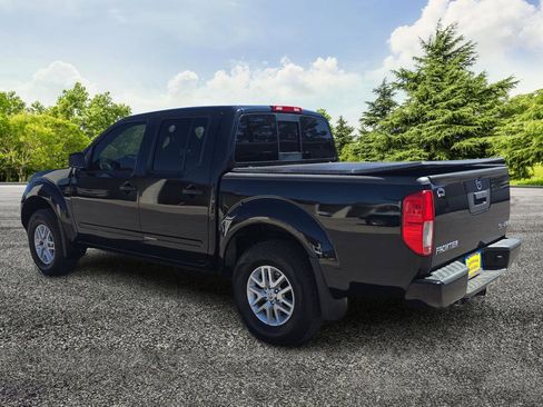 Used 2017 Nissan Frontier SV AWD/4WD image 5