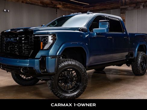 Used 2025 GMC Sierra 2500 Denali Ultimate w/ Max Trailering Package image 5