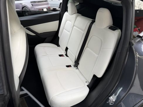 Used 2021 Tesla Model Y Performance image 31