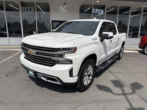 Used 2019 Chevrolet Silverado 1500 High Country w/ Technology Package AWD/4WD image 1