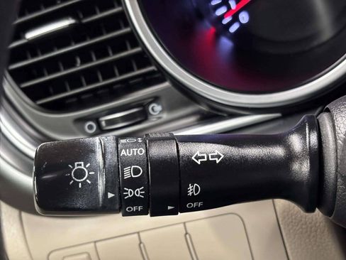 Used 2015 Kia Optima LX FWD image 29
