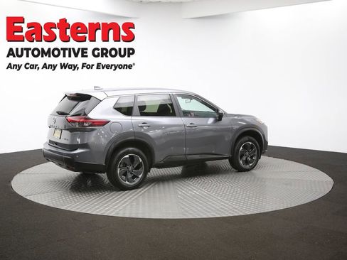 Used 2024 Nissan Rogue SV image 68