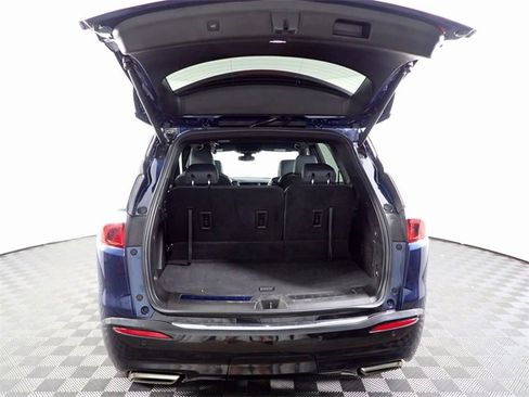 Used 2022 Buick Enclave Essence image 13