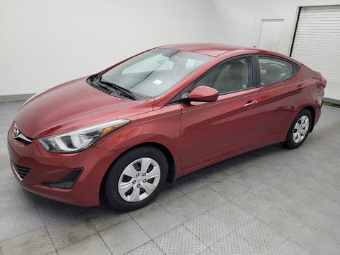 Used 2016 Hyundai Elantra SE FWD image 2