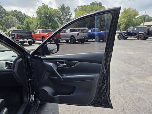 Used 2019 Nissan Rogue SV FWD image 21
