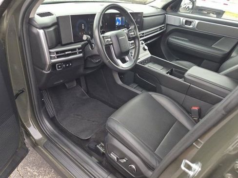 Used 2025 Hyundai Santa Fe SEL AWD/4WD image 12
