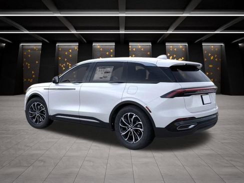New 2026 Lincoln Nautilus Premier AWD/4WD image 4