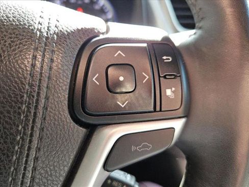 Used 2016 Toyota Highlander Limited Platinum image 9