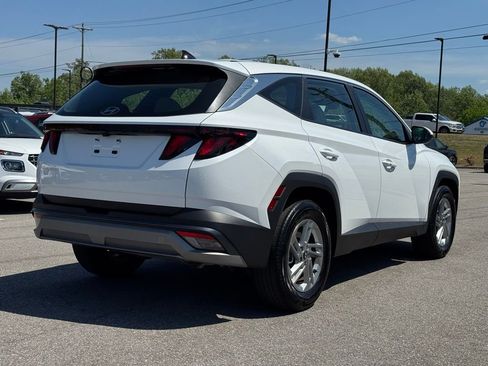 Used 2025 Hyundai Tucson SE image 11